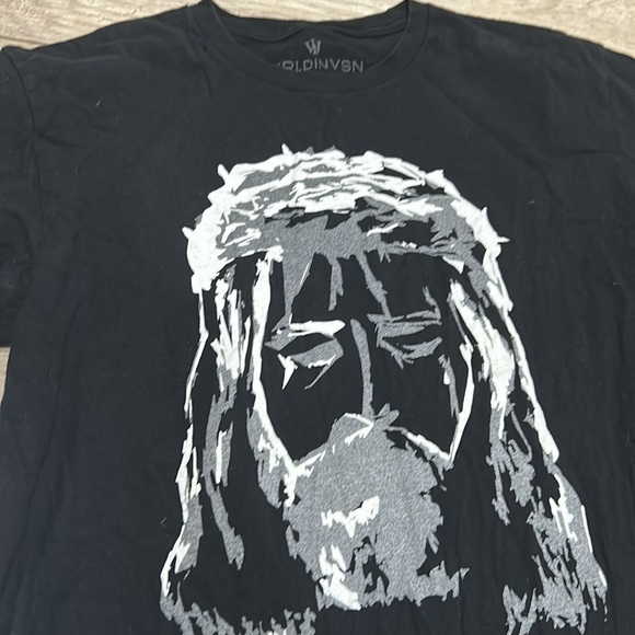 🚫SOLD🚫Graphic T-Shirt Bundle - Picture 3 of 4